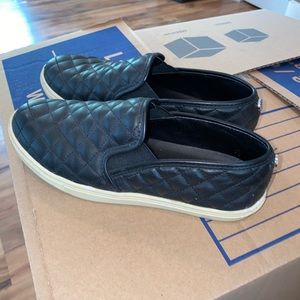 Steve Madden Low Top Slip Ons